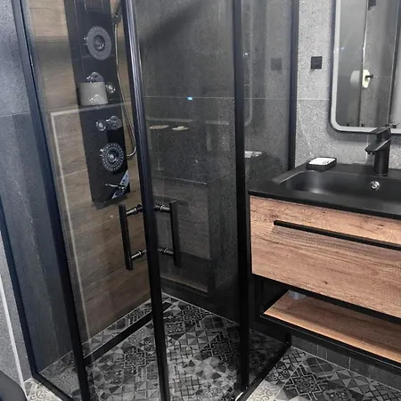 Prespa Penthouse 公寓 *